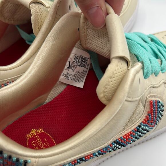 Nike Sneakers - Women’s 10 - Picture 5 of 6